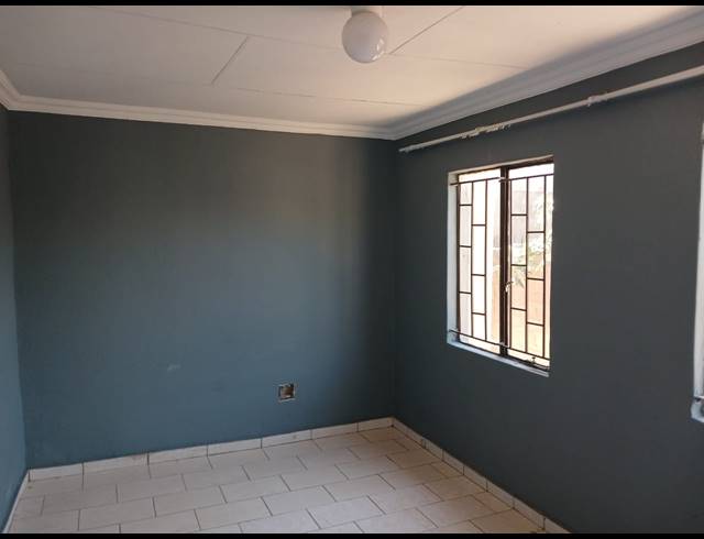 3 BEDROOM HOUSE FOR SALE IN SESHEGO E